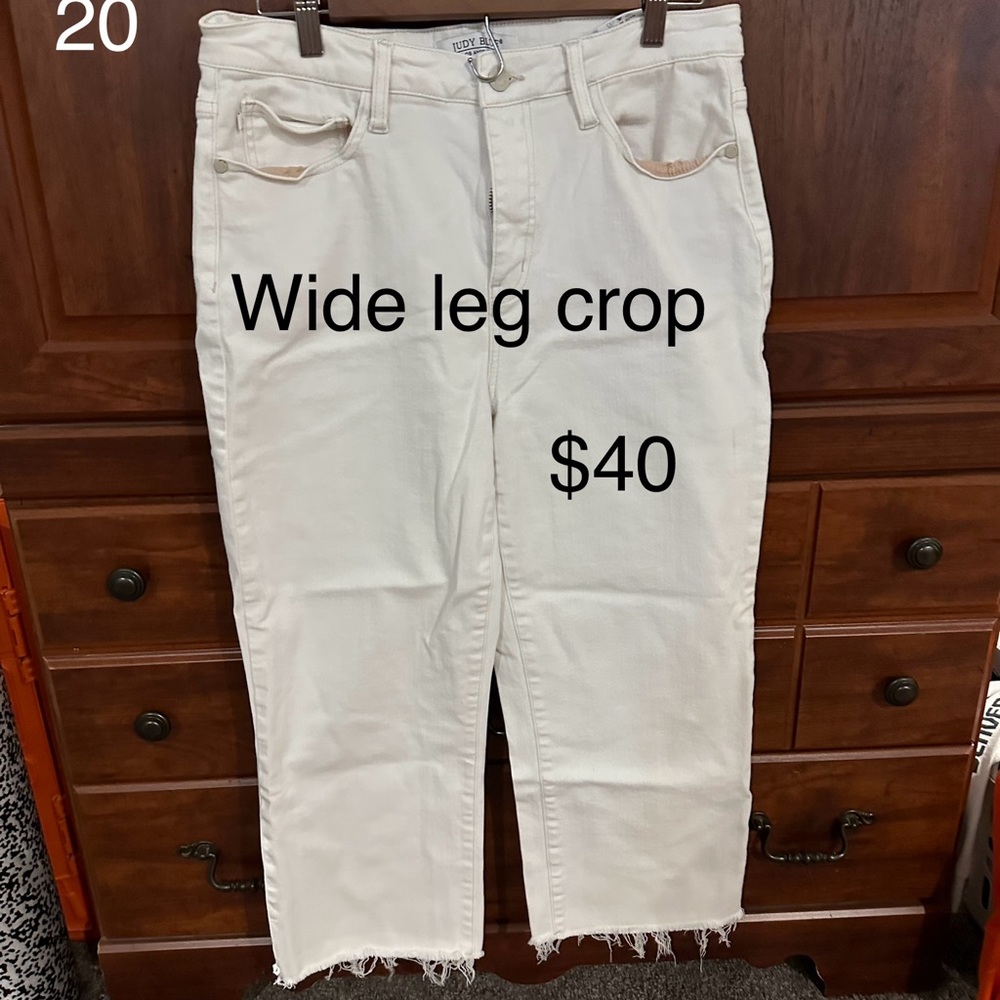 White Judy Blue, wide leg crop size 11